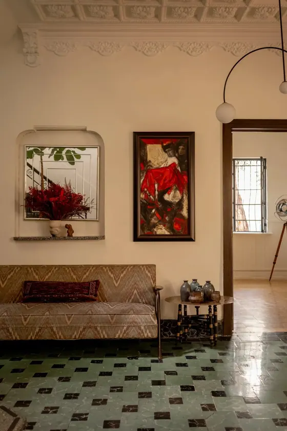 Casa de Reunión: green tile sitting room