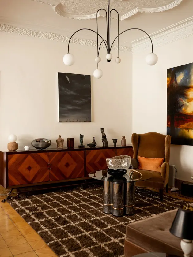 Casa de Reunión: art and vintage furnishings