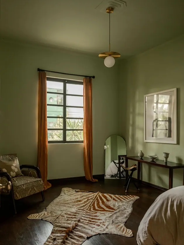 Casa de Reunión: sage bedroom